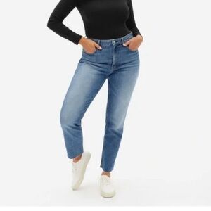 Everlane The Curvy Cheeky Jean Raw Hem Cropped • Size 26